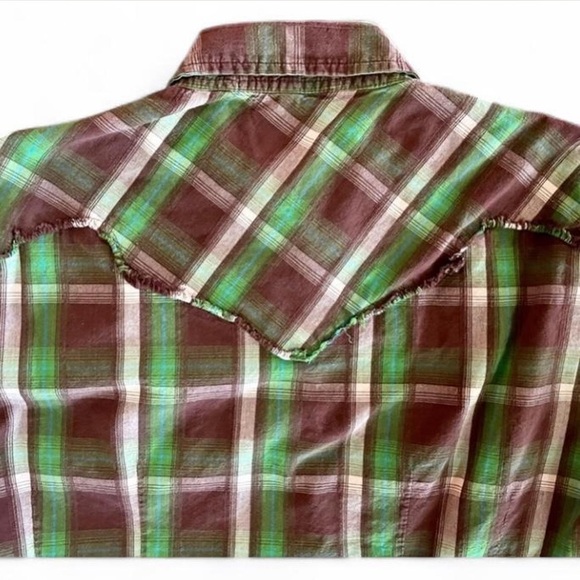 Vintage Cowgirl Hardware Plaid Western Shirt with Pearl Snaps, XXL (L) - Picture 6 of 8